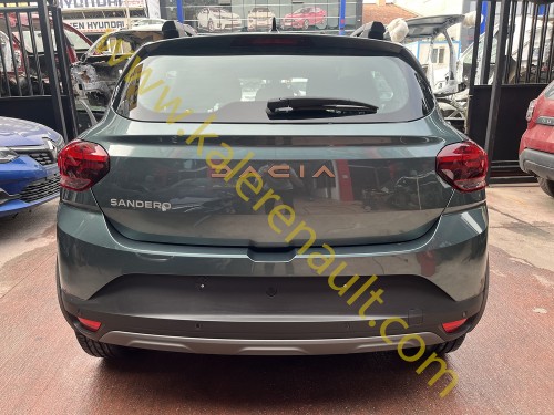 Dacia Sandero 3 Arka Bagaj Kapağı (Sedir Yeşil) 901008773R