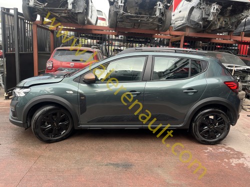 Dacia Sandero Stepway 3 Kesme Marşpiyel Sağ Sol Ön Arka (Sedir Yeşil)