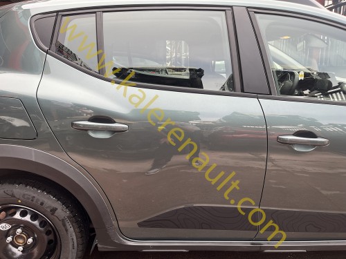 Dacia Sandero Stepway 3 Sağ Arka Kapı (Sedir Yeşil) 821002247R