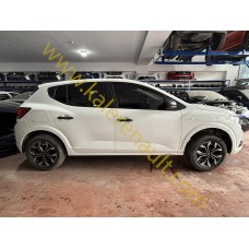 Dacia Sandero 3 Sağ Marşpiyel Sacı Kesme (Beyaz) 764606542R Dacia Sandero 3 Sağ Marşpiyel Sacı Kesme (Beyaz) 764606542R
