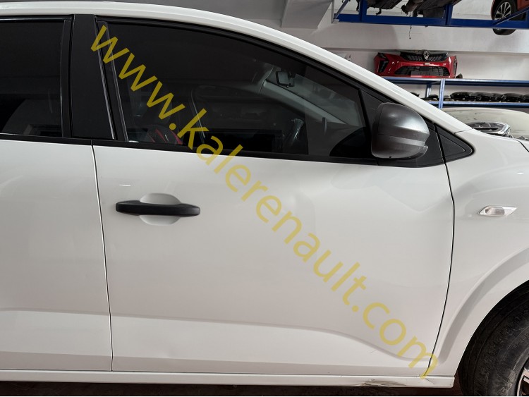 Dacia Sandero 3 Sağ Ön Kapı (Beyaz) 801003355R