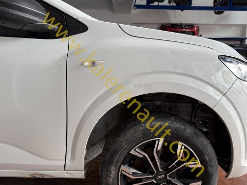 Dacia Sandero 3 Sağ Ön Çamurluk (Beyaz) 631009535R