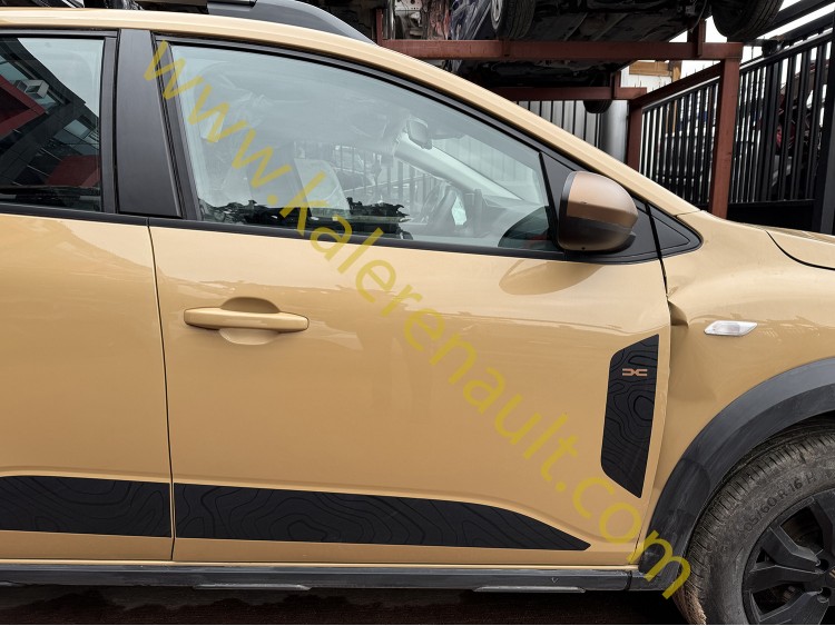 Dacia Sandero 3 Sağ Ön Kapı (Safari Bej Sarı) 801003355R