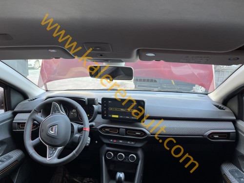 Dacia Sandero 3 Göğüs Torpido Tesisatı 240104616R