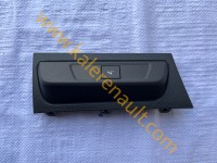 Dacia Sandero 3 Torpido Düğme Suportu 251636619R Dacia Sandero 3 Torpido Düğme Suportu 251636619R