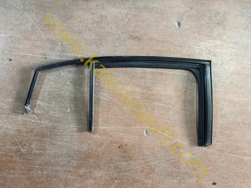Renault Taliant Sağ Arka Cam Fitili 823307831R 823303300R