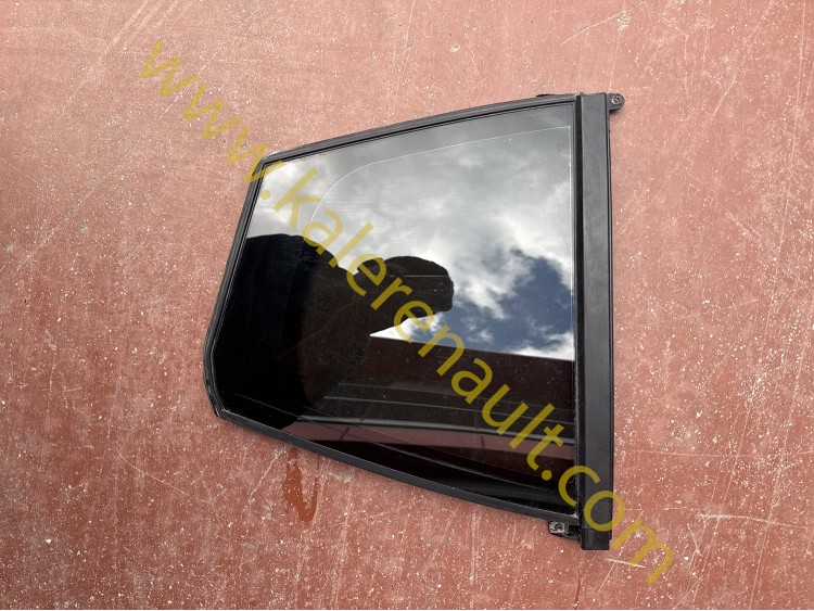 Renault Taliant Sağ Arka Kelebek Camı 822302593R