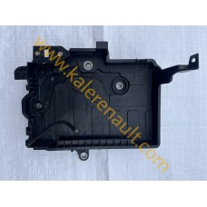 Renault Taliant Akü Alt Muhafaza Ayağı 648948037R 648946748R Renault Taliant Akü Alt Muhafaza Ayağı 648948037R 648946748R