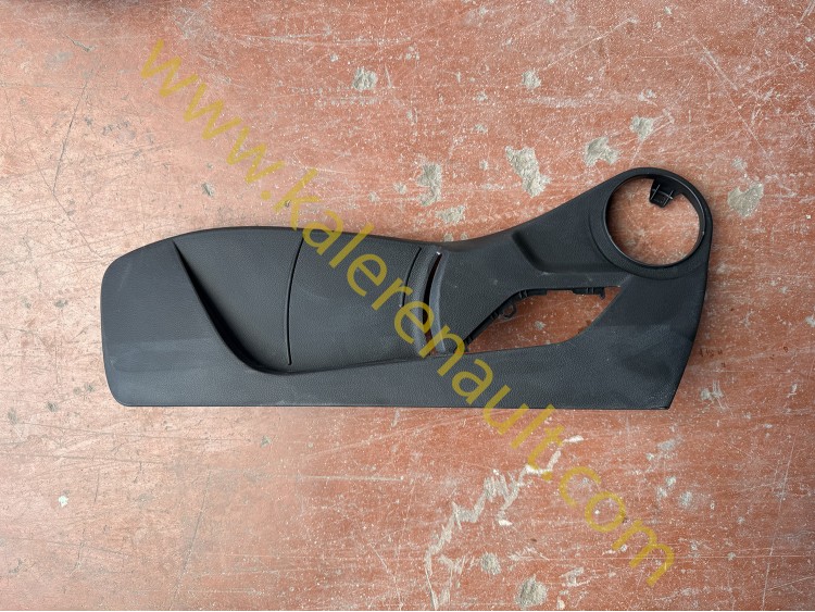 Renault Clio 5 Sol Ön Koltuk Yan Plastiği