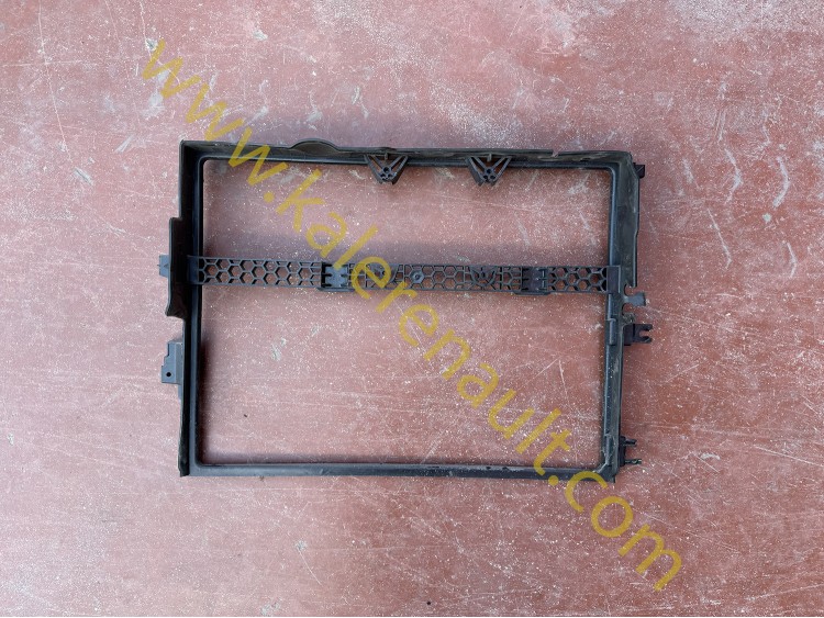 Renault Clio 5 Radyatör Davlumbazı 215590582R