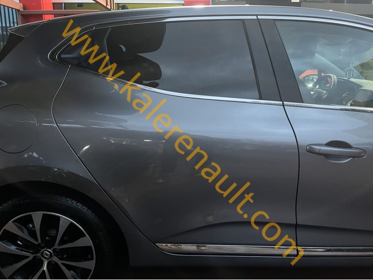 Renault Clio 5 Sağ Arka Kapı (Mineral Gri)