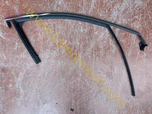 Renault Clio 5 Sağ Ön Cam Fitili Krom (Nikelajlı) 803306847R