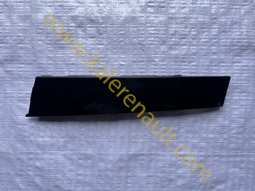 Renault Clio 5 Sağ Arka Kapı Direk Kaplaması (Parlak Siyah) 822837372R