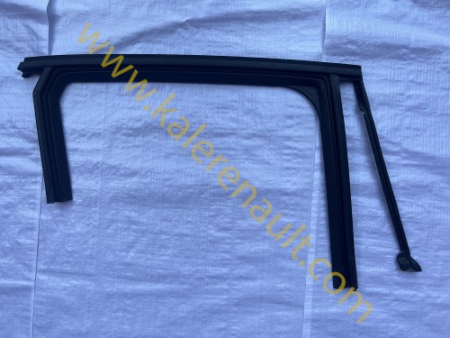 Renault Clio 5 Sağ Arka Kapı Cam Fitili 823305888R
