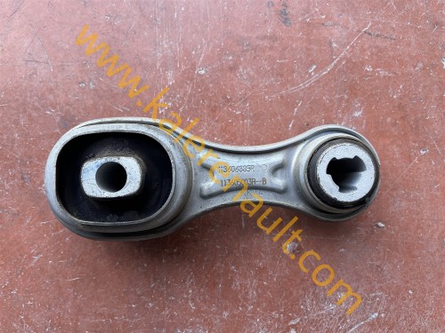 Renault Clio 5 Şanzıman Alt Takozu 113606335R 113605003R
