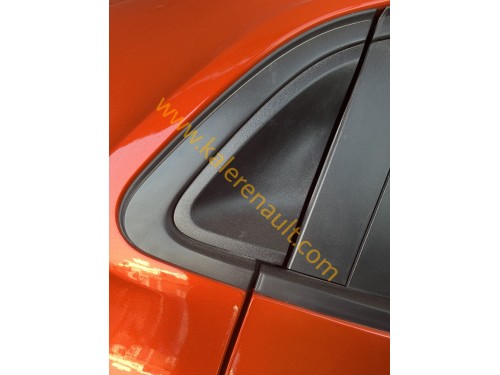 Renault Clio 5 Sağ Küstod Kapak 833302706R