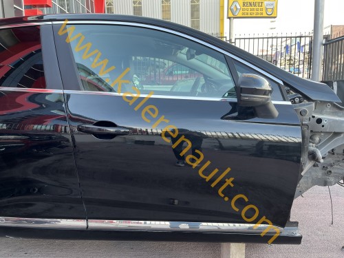 Renault Clio 5 Sağ Ön Kapı (Siyah)
