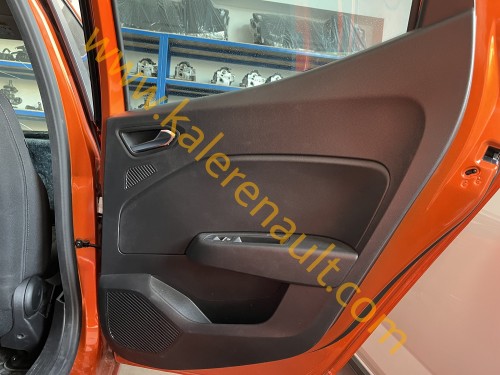 Renault Clio 5 Sağ Arka Kapı Döşemesi (Touch)