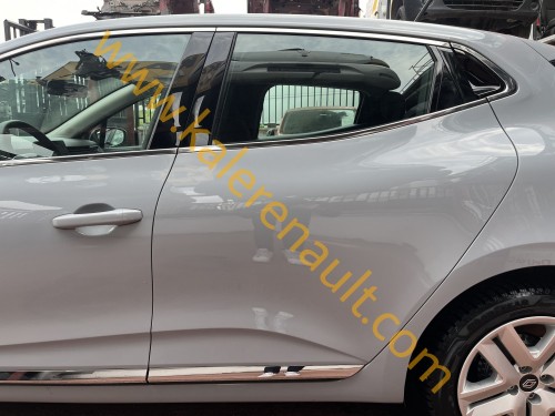 Renault Clio 5 Sol Arka Kapı (Kaya Gri)